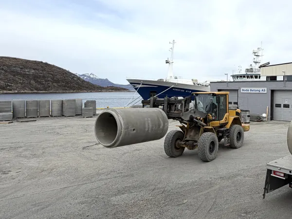 Bod&oslash; Betong_Lager og lasting av betongr&oslash;r